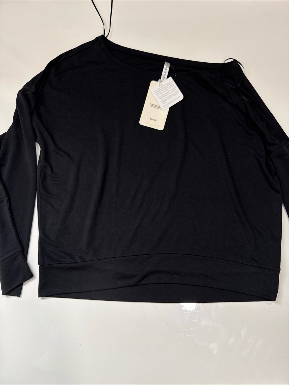 NWT Fabletics Long-Sleeve Soft Top BLACK Size M A020826